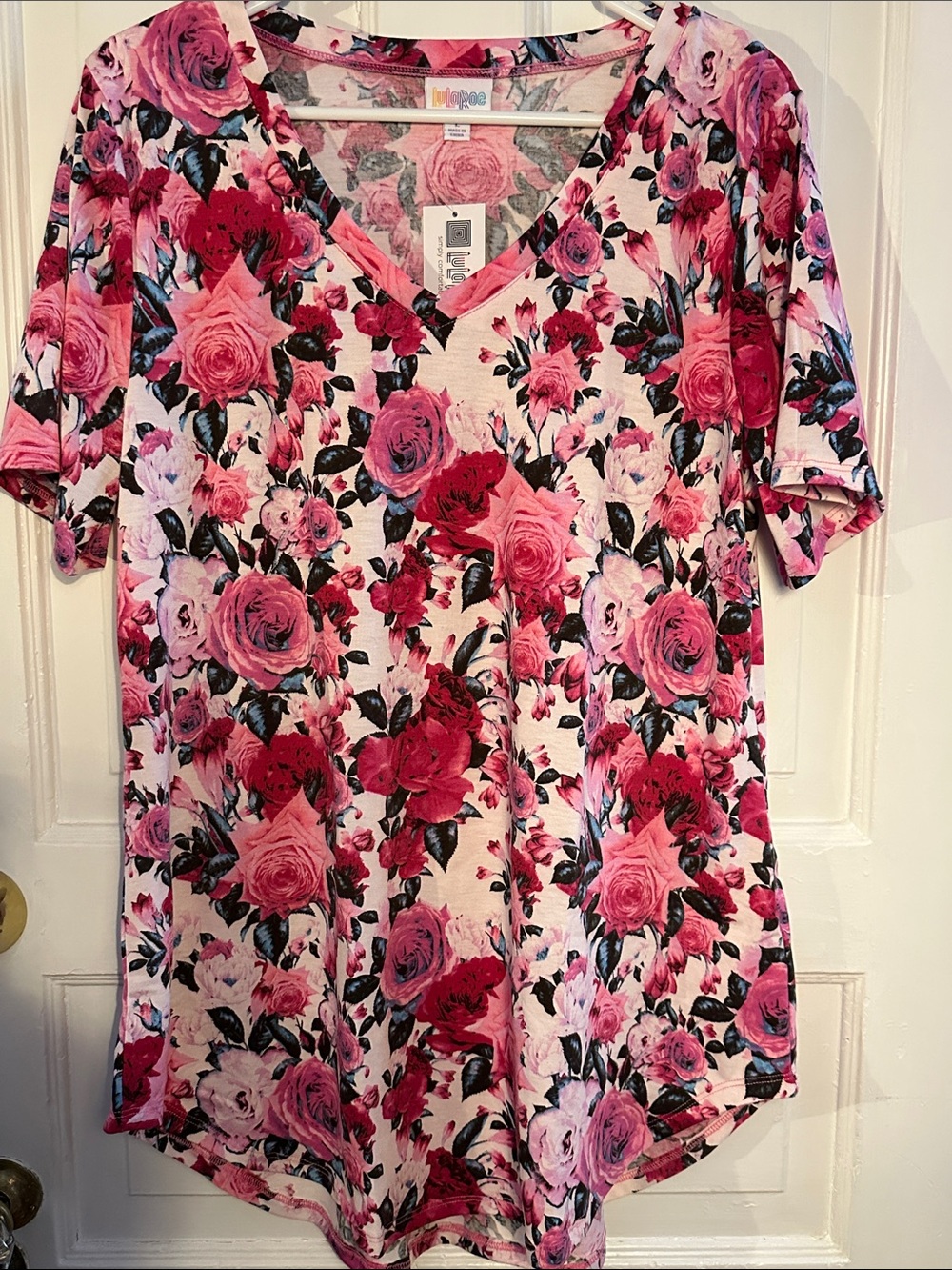 LuLaRoe Pink Rose Print V-Neck Short Sleeve Top